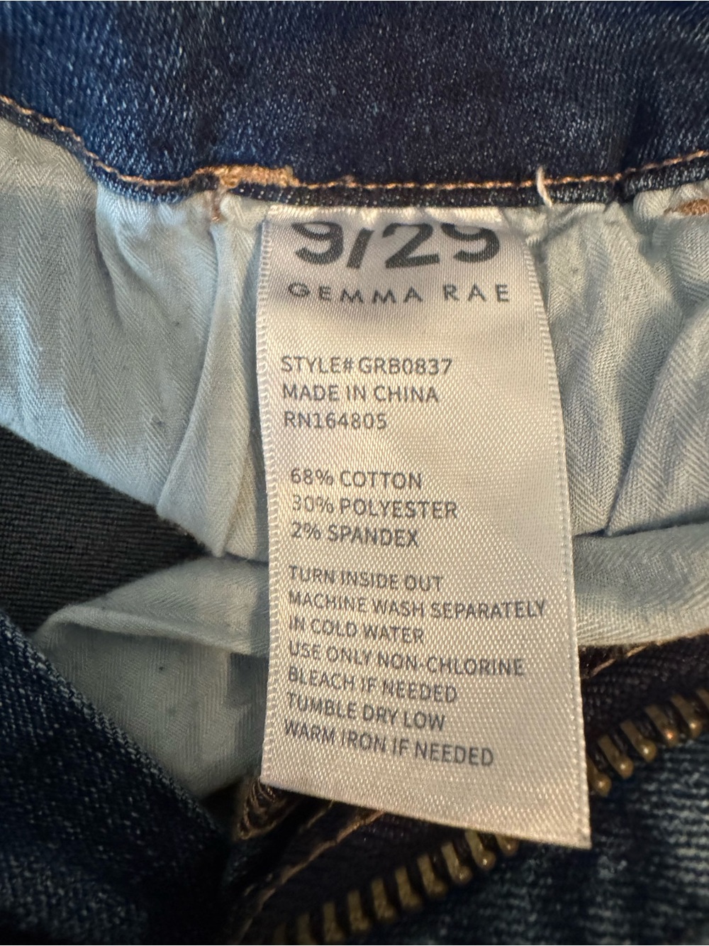 Gemma Rae Dark Wash Stretch Jeans
Slim Fit - Size 9/29 - Picture 14 of 14
